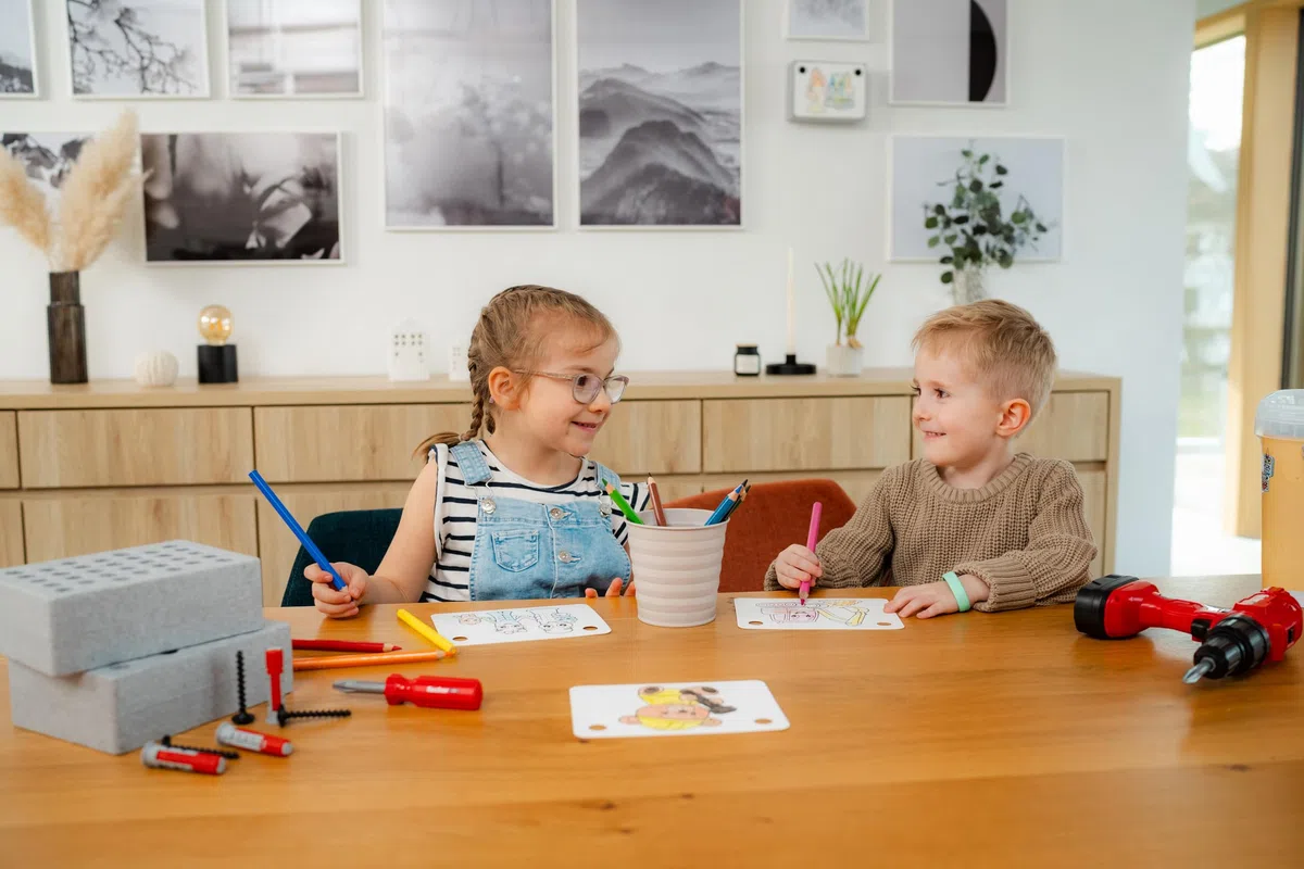 fischertechnik Fischer for Kids Power-Box 579436 kit de Bricolage dès 3 Ans | Jouet d’outils pour enfants 579436, complément idéal pour établi d’atelier, avec chevilles et perceuse-visseuse sans fil
