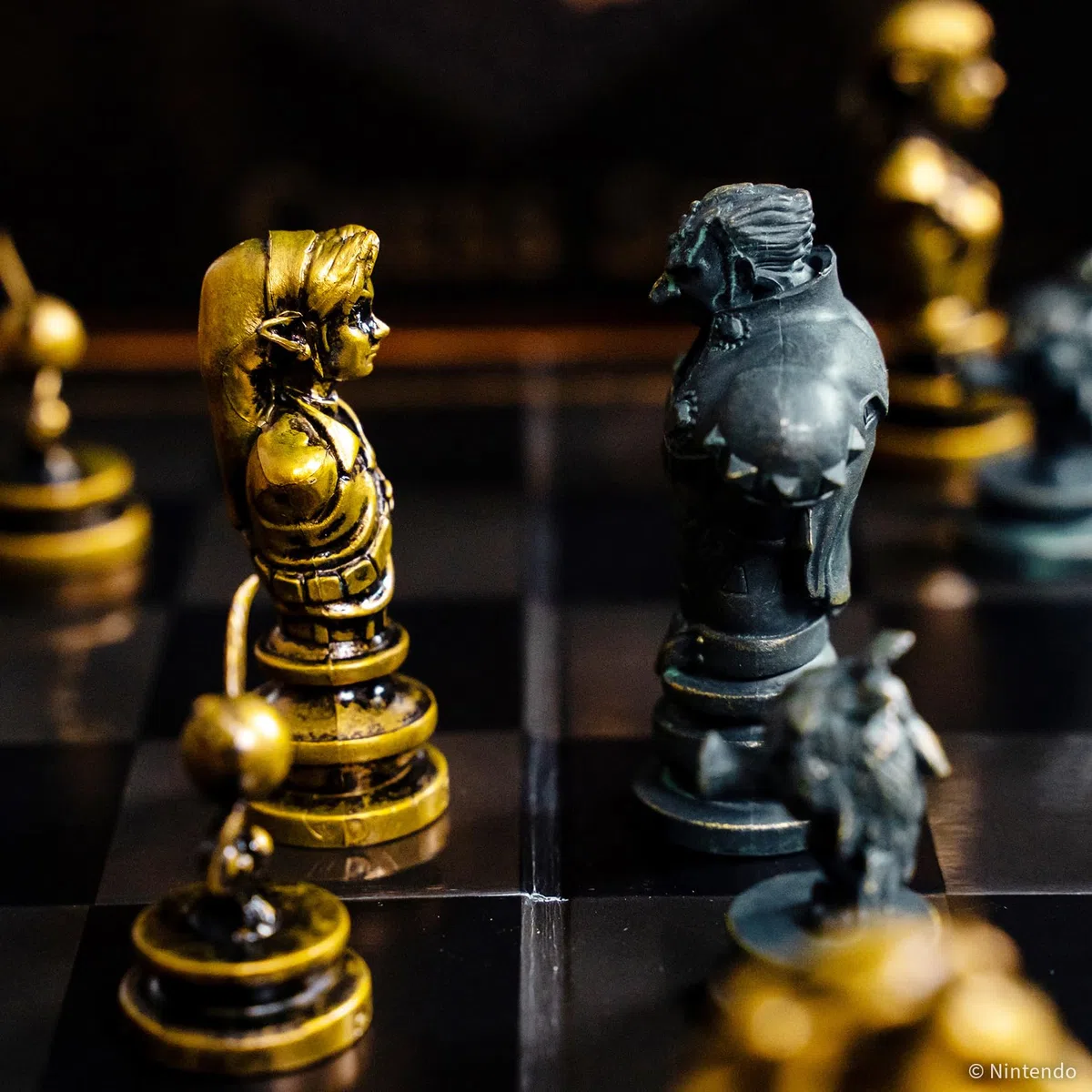 USAopoly The Legend of Zelda Collector's Chess Set – Jeu de Stratégie – pour Fans de Zelda – 2 Joueurs | 60+ Min | Dès 8 Ans – Anglais