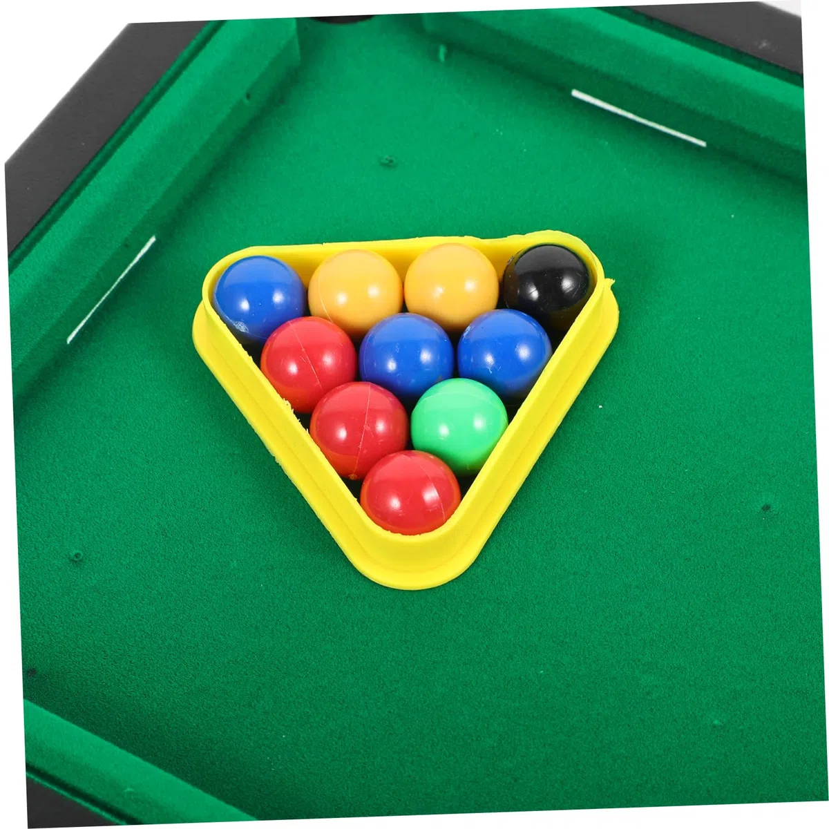 Yardwe Table de Billard de Table Miniature en Plastique Vert pour Garçon et Filles avec Trophée Jouet, Améliore la Coordination Œil-Main Réactivité la Maison Couleur Aléatoire