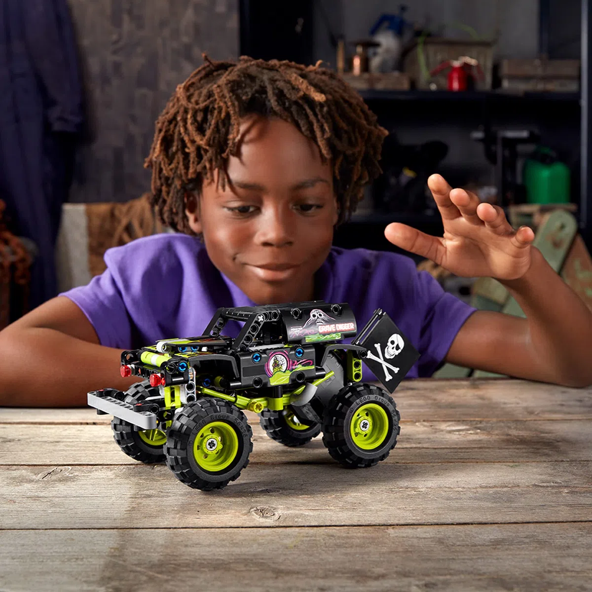LEGO 42118 Technic Monster Jam Grave Digger, Voiture Télécommandée Tout-Terrain, Monster Truck Jouet, Buggy Radiocommandé, Cadeau Enfants Dès 7 Ans