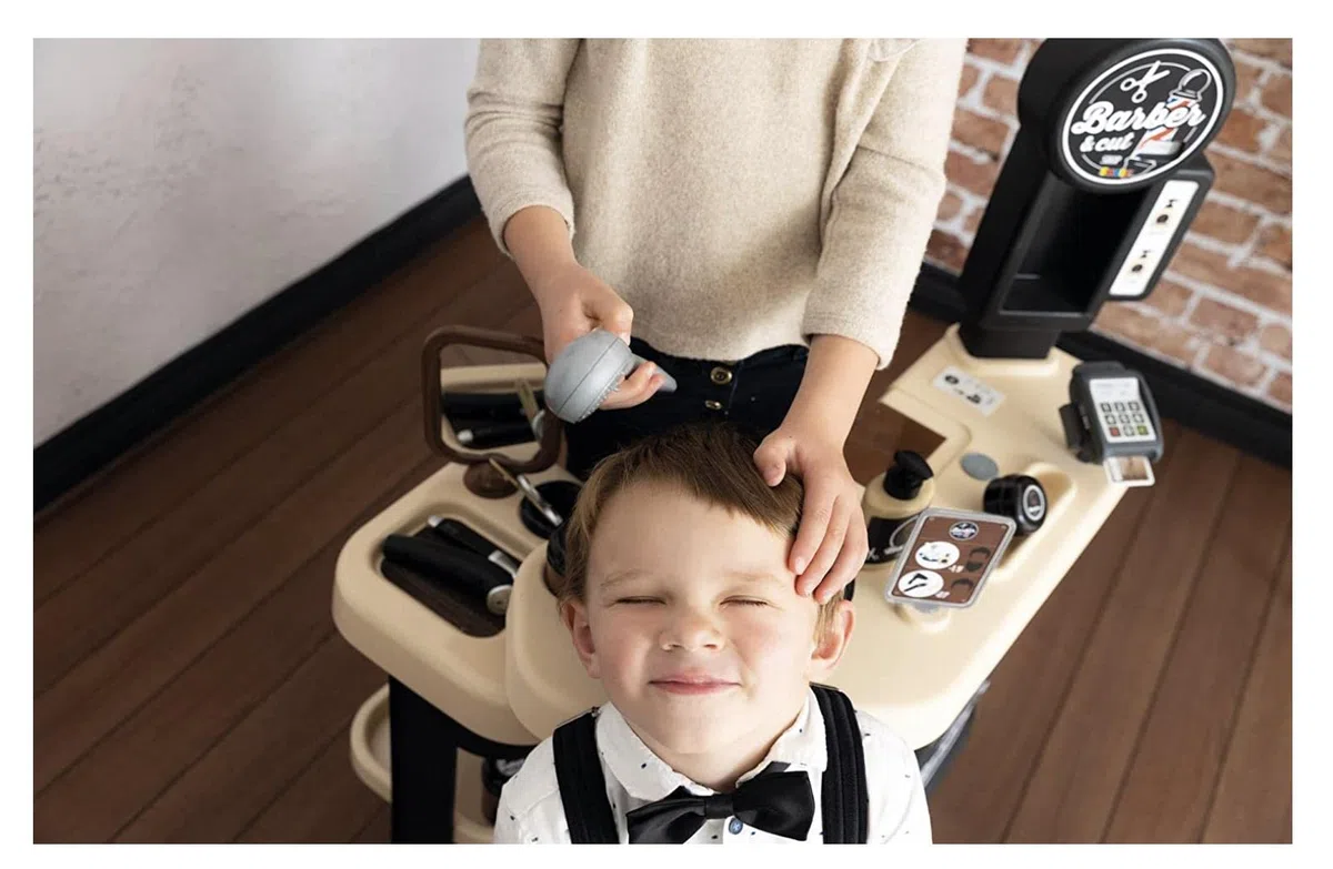 Smoby - Barber & Cut - Barber Shop - Jouet d'Imitation Barbier - Coiffure + Shampoing + Comptoir Marchand - 19 Accessoires + Tabouret - A Partir de 3 Ans - Fabriqué en France