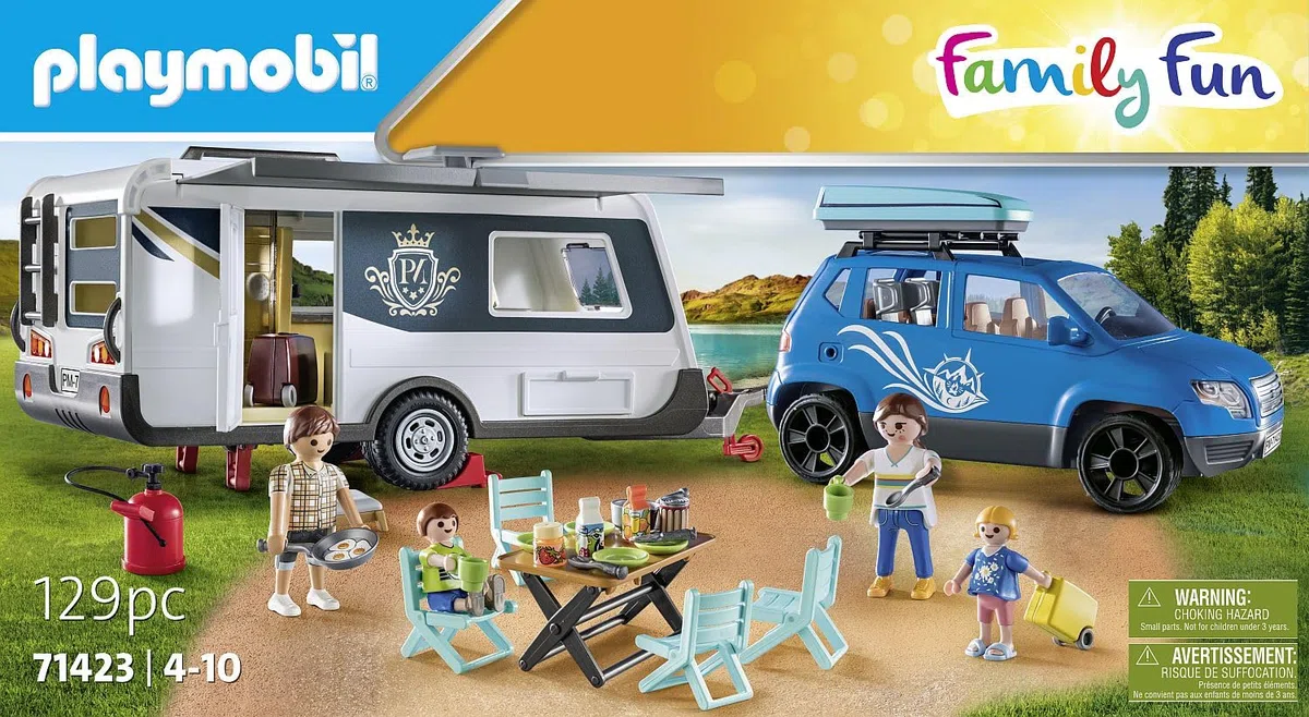 Playmobil 71423 Famille avec Voiture et Caravane - Family Fun - Camping en Nature en Famille - Comprend Quatre Personnages, Une Voiture décapotable avec Coffre Amovible et Une Caravane - Dès 4 Ans