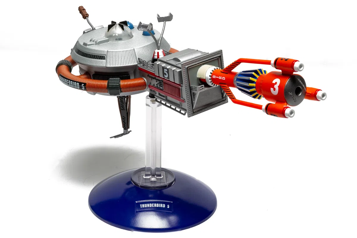 Corgi CC01501 Thunderbirds F.A.B. Collection – Modèle Thunderbird 5 moulé sous Pression, Station Spatiale détaillée avec Support d'affichage, modèles d'engins spatiaux pré-construits sous Pression