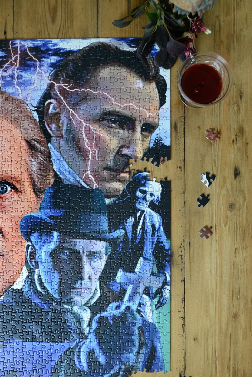 Peter Cushing King Of Horror Movie Puzzle – 1000 pièces Édition Collector – Classique Culte Horreur Films Hommage Taille 66 x 50 cm