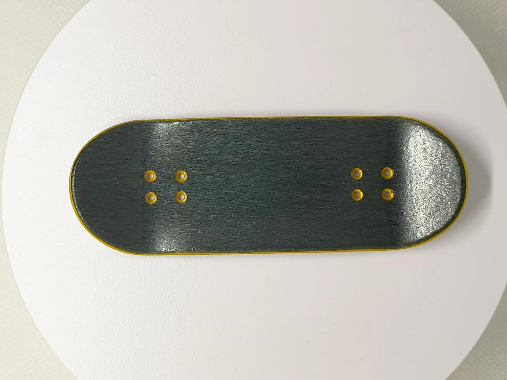 Op3ra Pro Touche complète 34 x 96 mm en bois d'érable 5 plis faite à la main, plateau de qualité supérieure, impression UV, essieux simples et 5 roues à roulement en uréthane, bagues de rechange