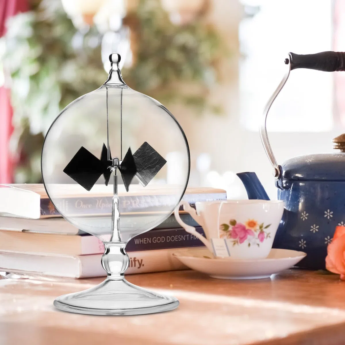 iplusmile Radiomètre Crookes Crystal Solaire Radiomètre Solaire Radiomètre Solaire Puissance Solaire Verre Moulin à Vent Spinning Vile Moulin à Vent de Verre pour La Décoration de Bureau à