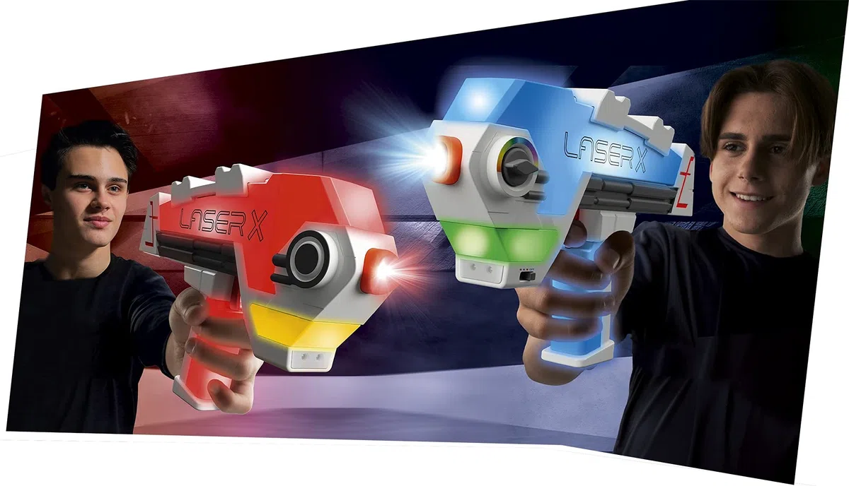 Lansay - Laser X - Double Blaster Evolution - Laser Game- 2 Pistolets Laser sans Fil pour Enfants dès 6 Ans - Cible Intégrée - Portée 90m - Intérieur ou Extérieur - 20 Couleurs de Laser - 2 Joueurs