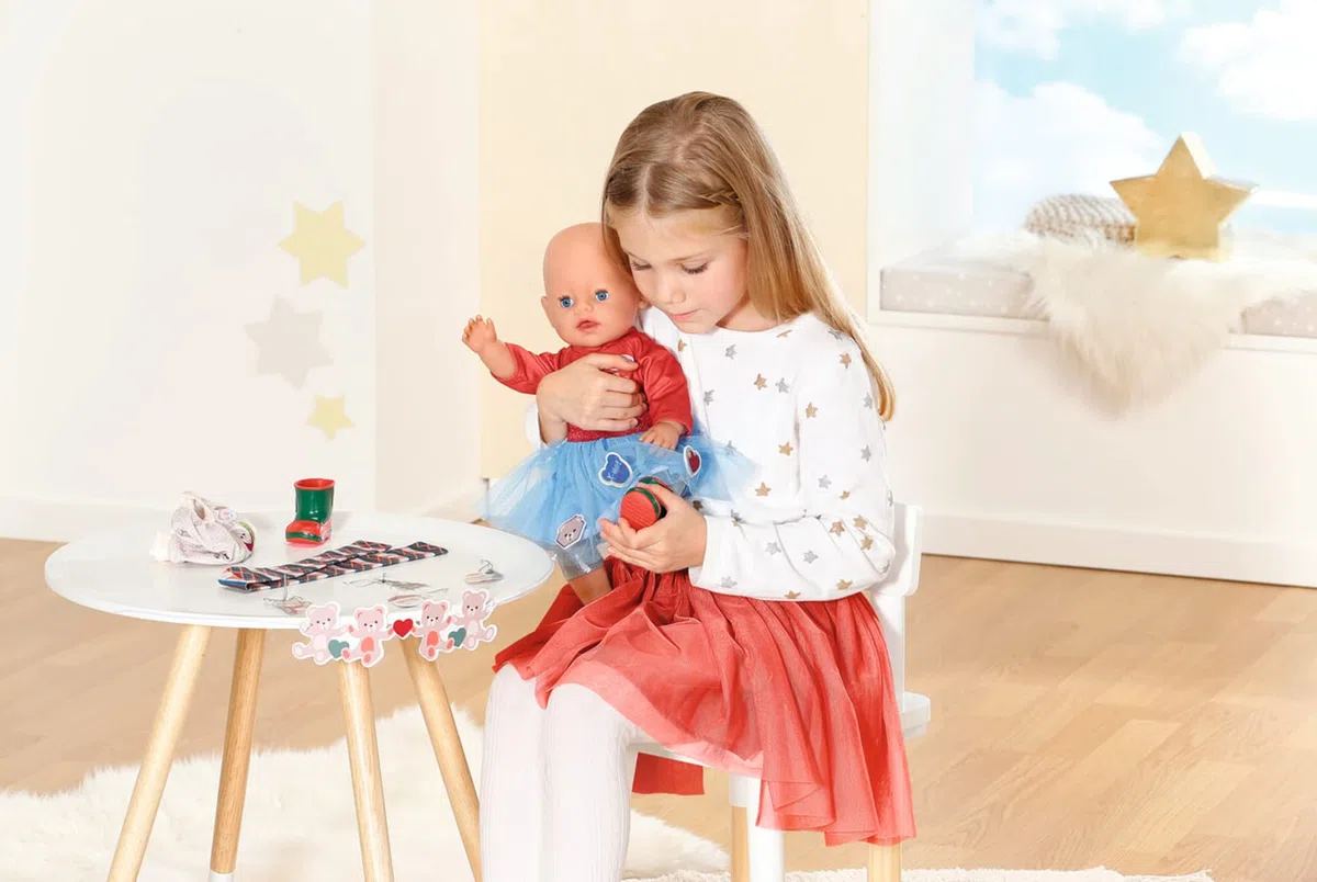 BABY born Calendrier de l'Avent 834466-24 vêtements & accessoires de haute qualité de Noël pour les poupées qui mesurent jusqu'à 43 cm – Avec 1 pull, 1 bonnet, des bottes, leggings & +, dès 3 ans