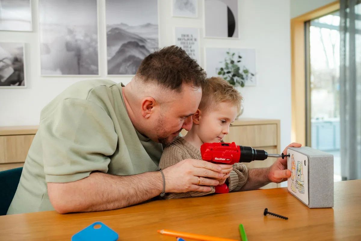 fischertechnik Fischer for Kids Power-Box 579436 kit de Bricolage dès 3 Ans | Jouet d’outils pour enfants 579436, complément idéal pour établi d’atelier, avec chevilles et perceuse-visseuse sans fil