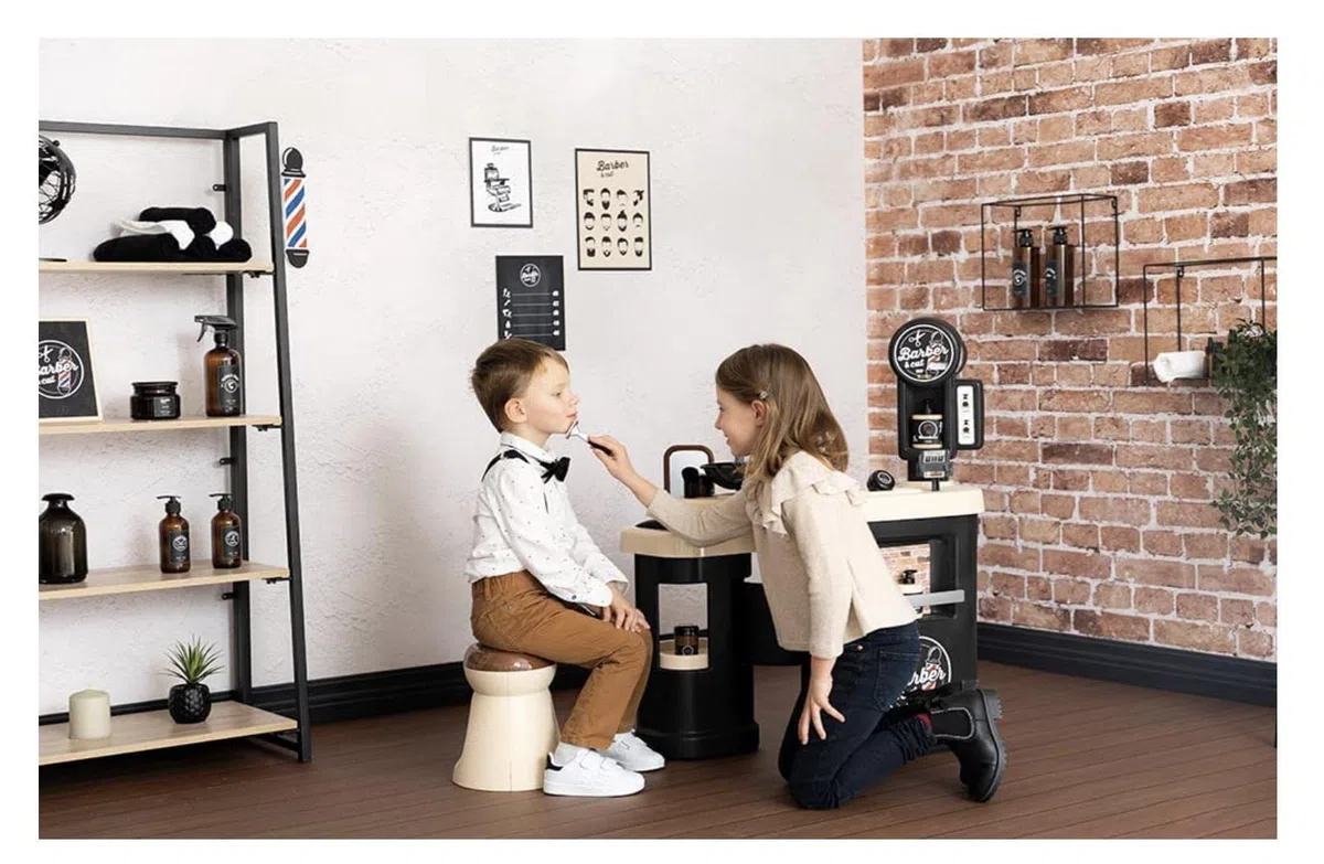 Smoby - Barber & Cut - Barber Shop - Jouet d'Imitation Barbier - Coiffure + Shampoing + Comptoir Marchand - 19 Accessoires + Tabouret - A Partir de 3 Ans - Fabriqué en France