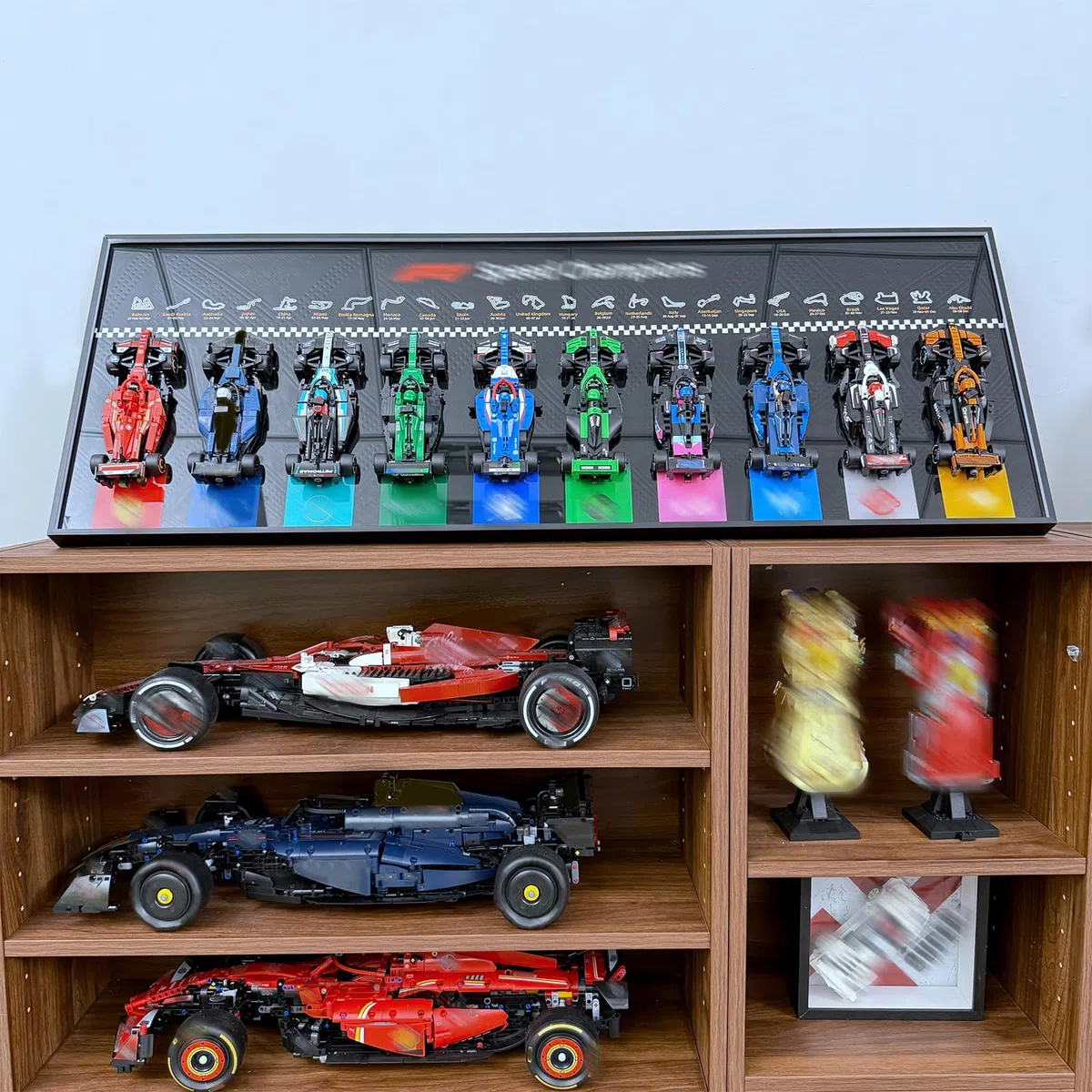 Cadre Compatible avec Speed Champions F1, 10 in 1 77242-77251 Modèles Wall Display, 110 x 40 cm Tableau Mural Idéal for Salon et Bureau Salle Salle d'exposition (modèles Non Inclus)