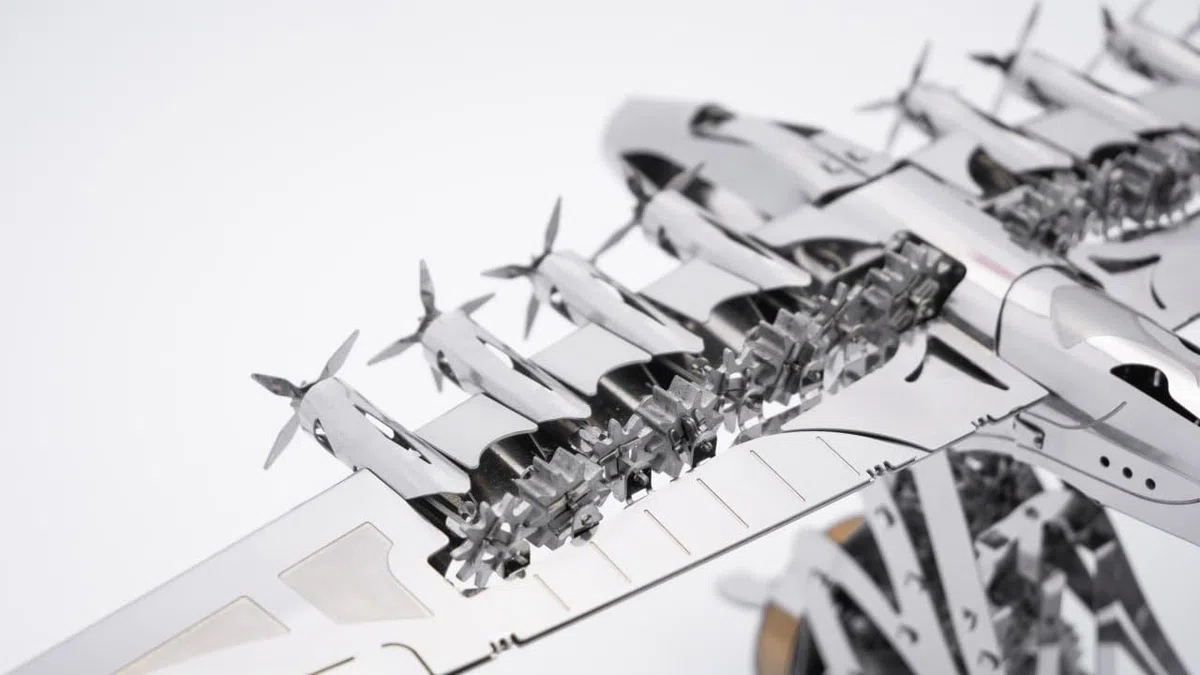 METAL TEMPS Hercules Hughes H-4 Herkuleles Sapin Goose - Kit de modélisme 3D en métal avec mécanisme pivotant, modèle volant herkules, plateforme amovible, 170 pièces.