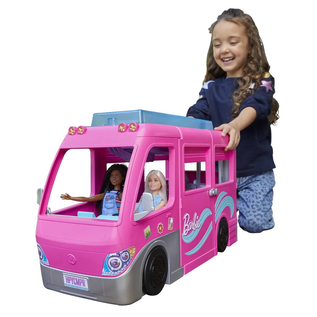 Barbie Camping-Car Transformable, avec 7 Zones de Jeu Et 60 Accessoires Inclus, Comprend Toboggan, Piscine, Pick-Up, Et Bateau pour Poupées, 76 cm, Jouet pour Enfant de 3 Ans et Plus, HCD46