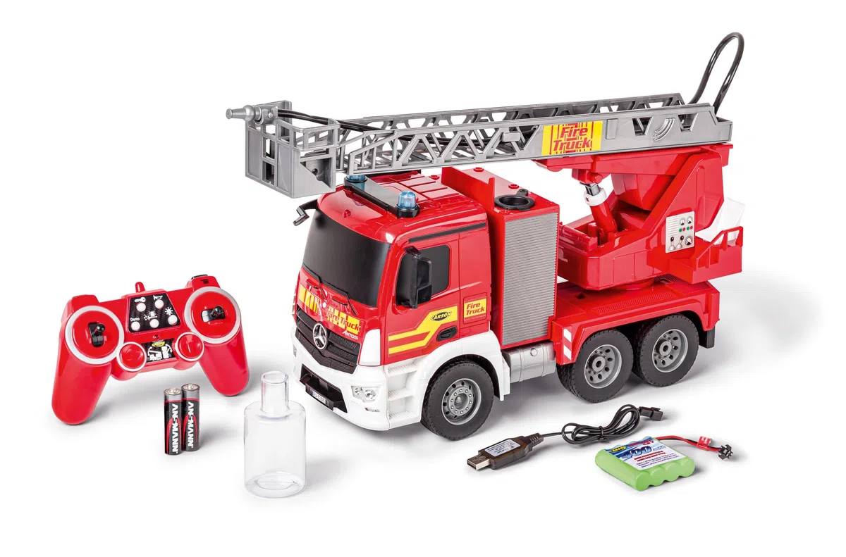 Carson 500907670 1:20 MB Pompiers avec échelle pivotante 100% RTR - Véhicule radiocommandé, Fonction Jet d'eau, Piles et radiocommande incluses, RC Pompiers