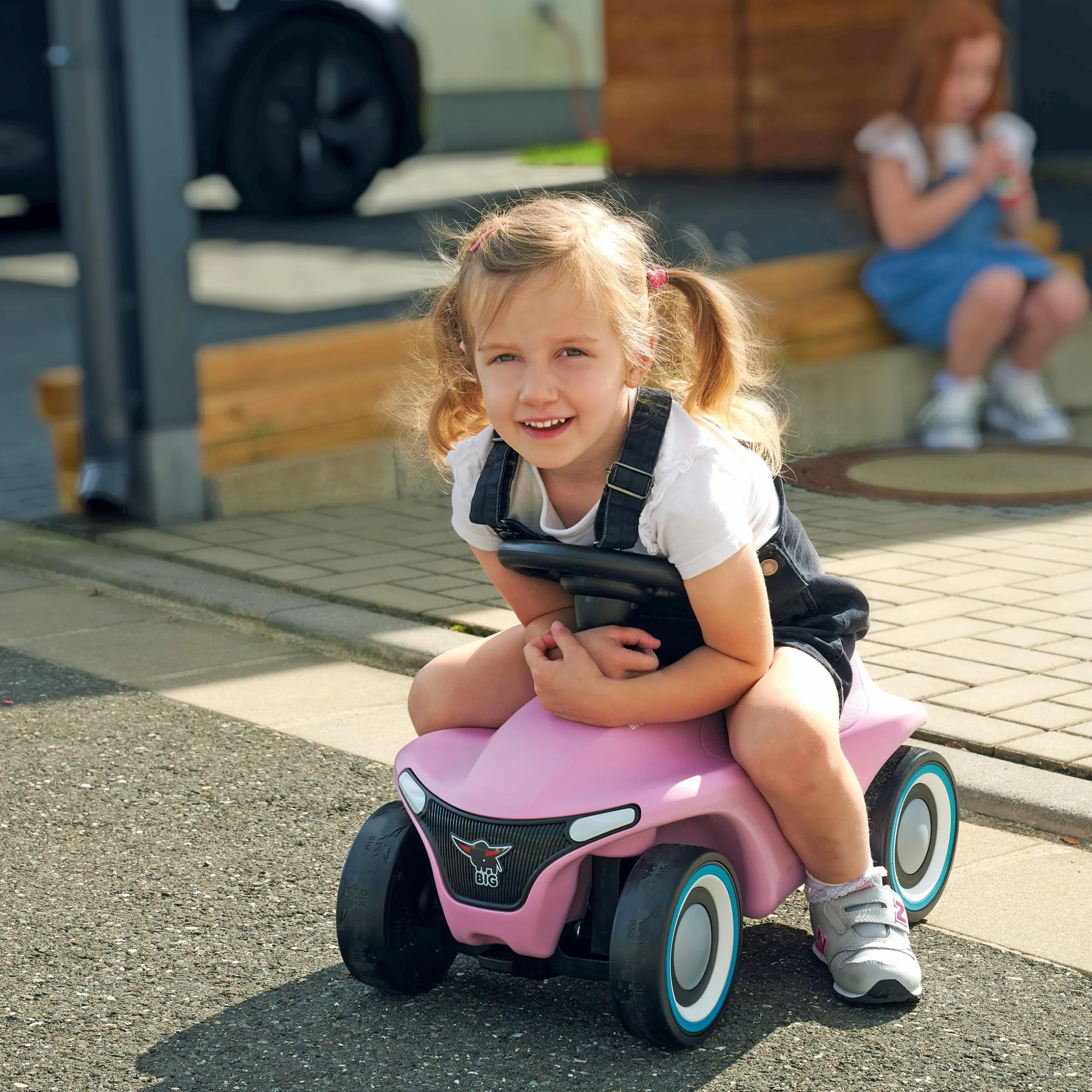 BIG-Bobby-Car Neo Zartrosa - Véhicule antidérapant pour intérieur et extérieur - Véhicule pour Enfant avec pneus Silencieux au Design Moderne - pour Enfants à partir de 1 an - Rose