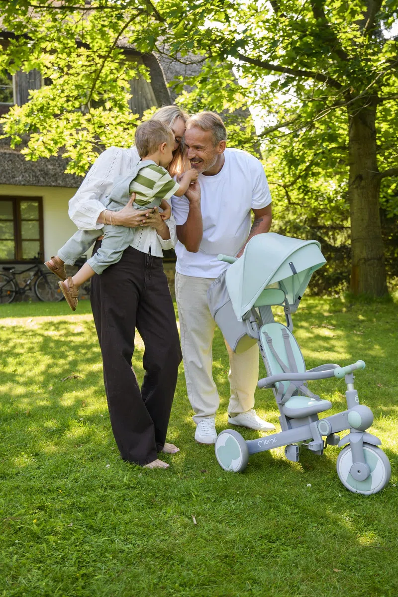 MoMi SOLIVIA Tricycle Bébé Évolutif 4 en 1 pour Enfant à Partir d’Un an | Vélo Enfant avec Canne Parentale, Harnais 5 Points, Pare-soleil, Roues 8/7 Pouces, Pliage Compact et Sac Inclus