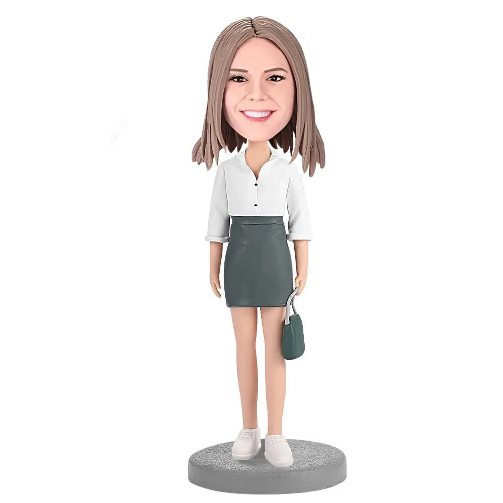 Figurine de bobbleheads personnalisée, Poupée personnalisée, Dame de Bureau en Jupe Grise, Figurine de bobblehead Faite Main, Sculpture personnalisée