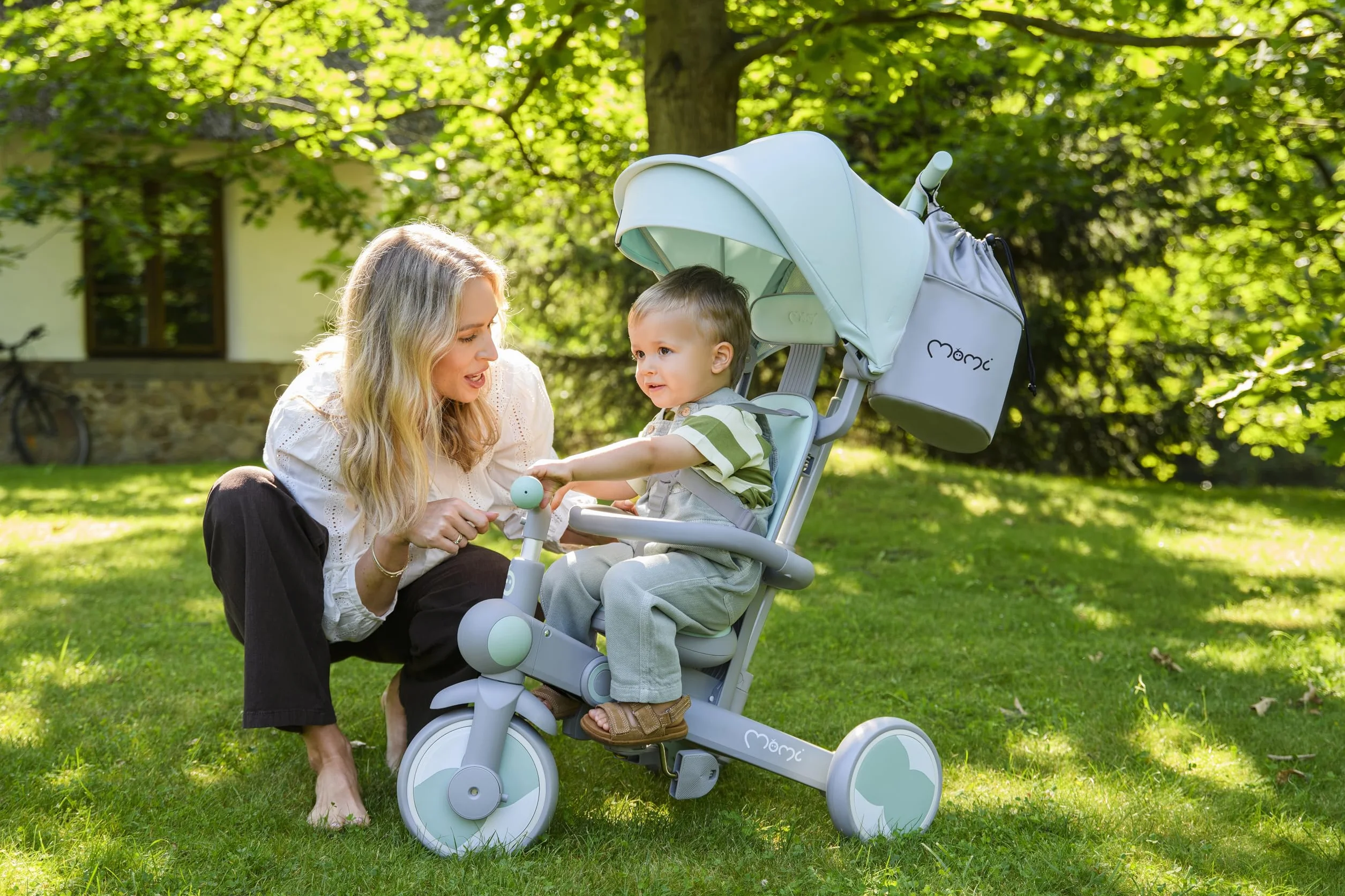 MoMi SOLIVIA Tricycle Bébé Évolutif 4 en 1 pour Enfant à Partir d’Un an | Vélo Enfant avec Canne Parentale, Harnais 5 Points, Pare-soleil, Roues 8/7 Pouces, Pliage Compact et Sac Inclus