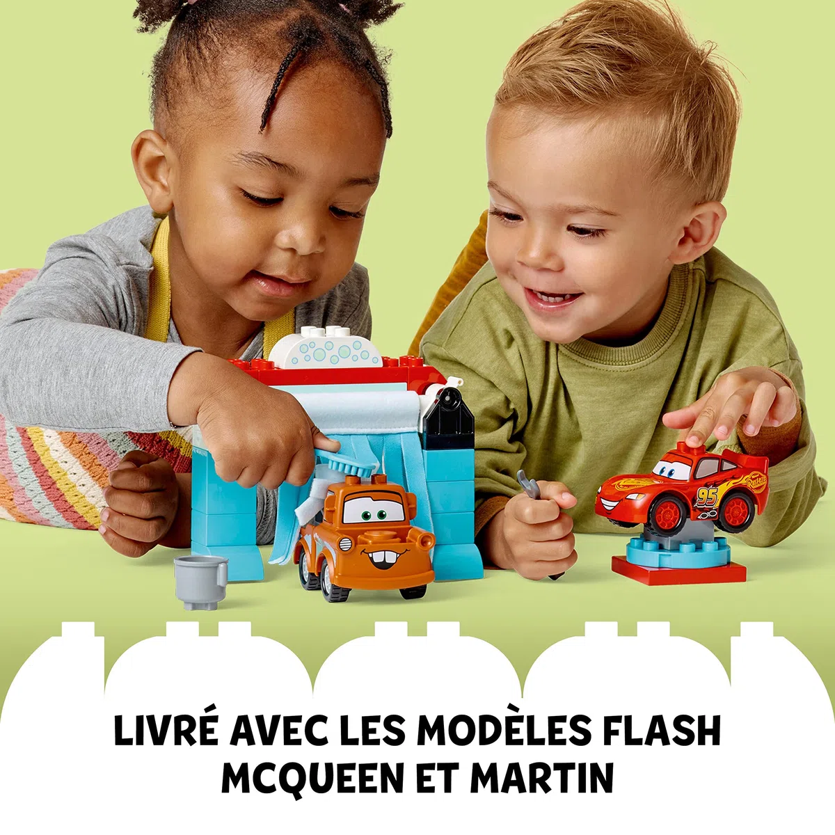 LEGO Duplo Disney et Pixar La Station de Lavage avec Flash McQueen et Martin - Jouet Eveil 2 Ans de Maquettes à Construire de 2 Voitures pour Garçons et Filles - Idée Cadeau Anniversaire 10996