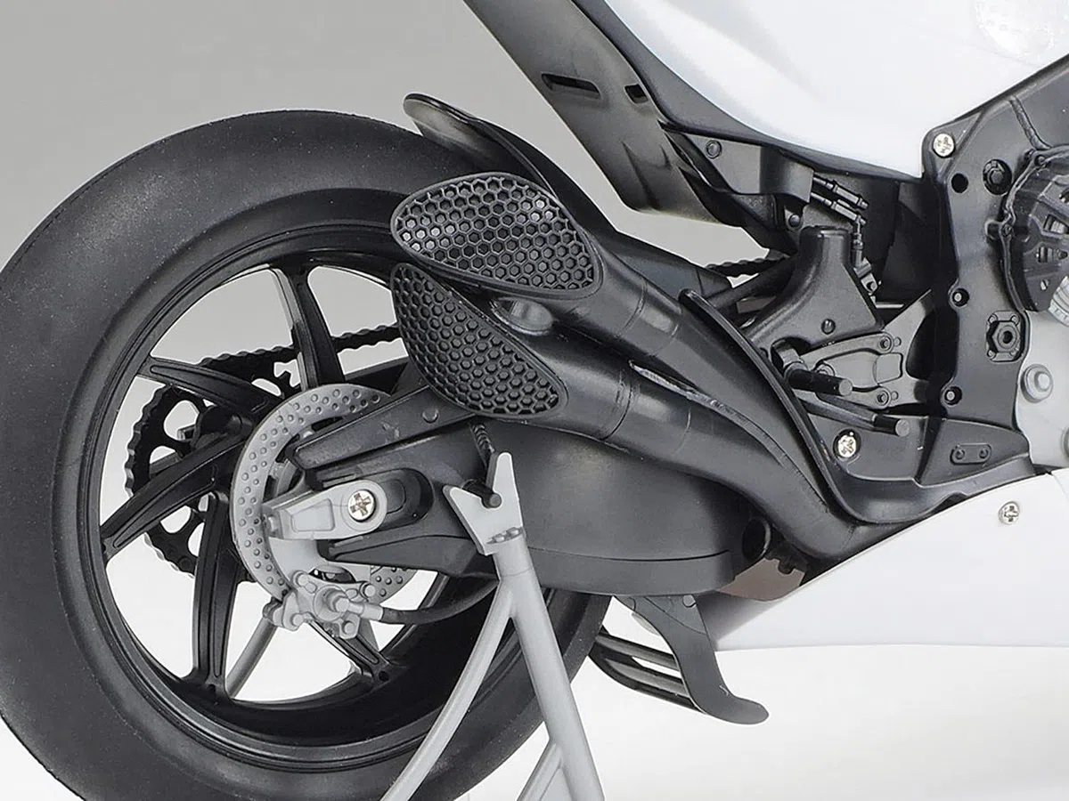 TAMIYA 14139 1:12 Team Suzuki ECSTAR GSX-RR 2020 Réplique fidèle à l'originale, kit de construction en plastique, bricolage, kit de modélisation, assemblage, non peint, Multicolore