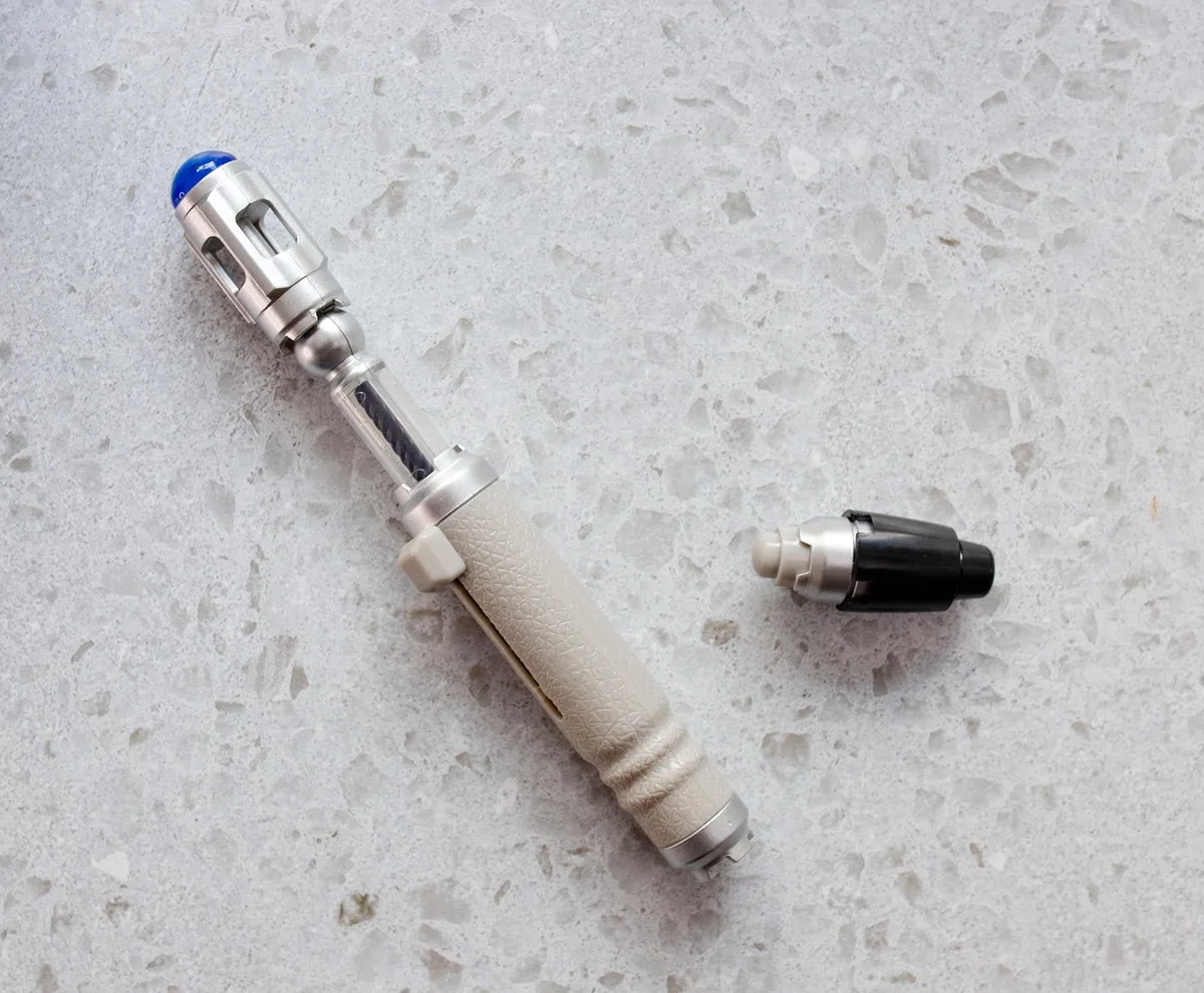 Doctor Who 10th Doctor Doctor Tournevis électronique Sonic Prop | Caractéristiques Effets Lumineux et sonores | Collection sous Licence Officielle, Taille Unique, 10e Docteur