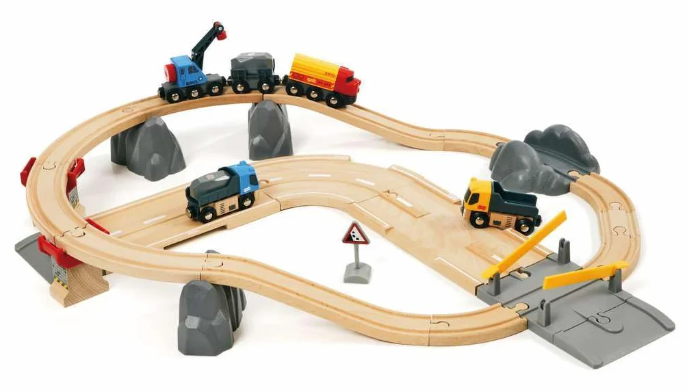 BRIO World - 33210 - Circuit Rail Route Transport de Roches - Coffret complet 32 pièces - Circuit de train en bois sur 2 niveaux - Jouet pour garcons et filles à partir de 3 ans