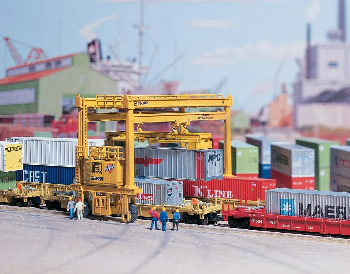 Walthers Cornerstone 933-3222 Mi-Jack Grue à conteneur, Jeu