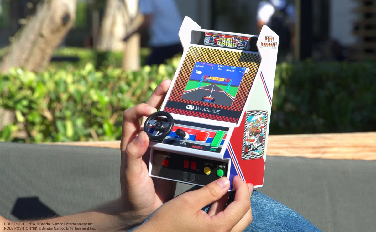 My Arcade Pole Position Racing Player: Retro Mini Arcade Game Console avec 2 Jeux, Real Racing Controls Full Color Screen