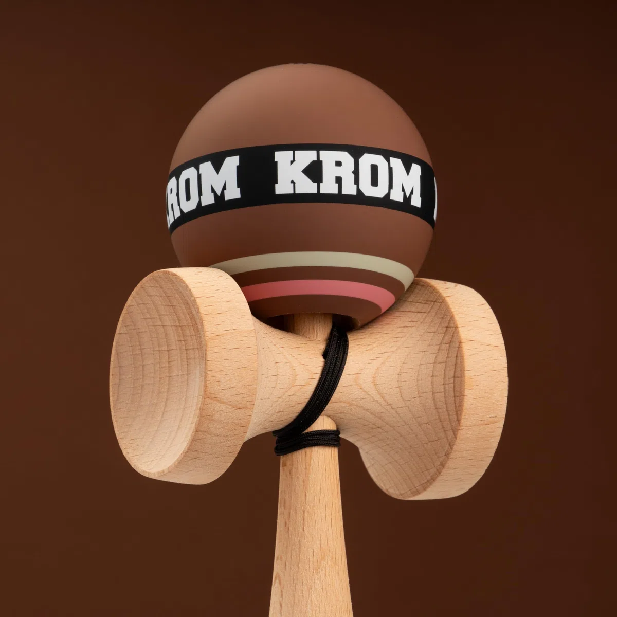 KROM Kendama STROGO Neapolitan Chocolate – Krom Kendama en Bois pour débutants et Joueurs avancés – Bilboquet Japonais intérieur/extérieur – Bilboquet Enfant et Bilboquet Bois Adulte